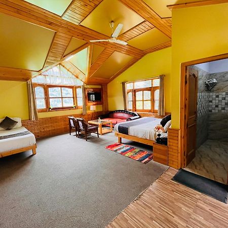 Snow Clad Riverview Hotel & Resort, Manali Екстер'єр фото