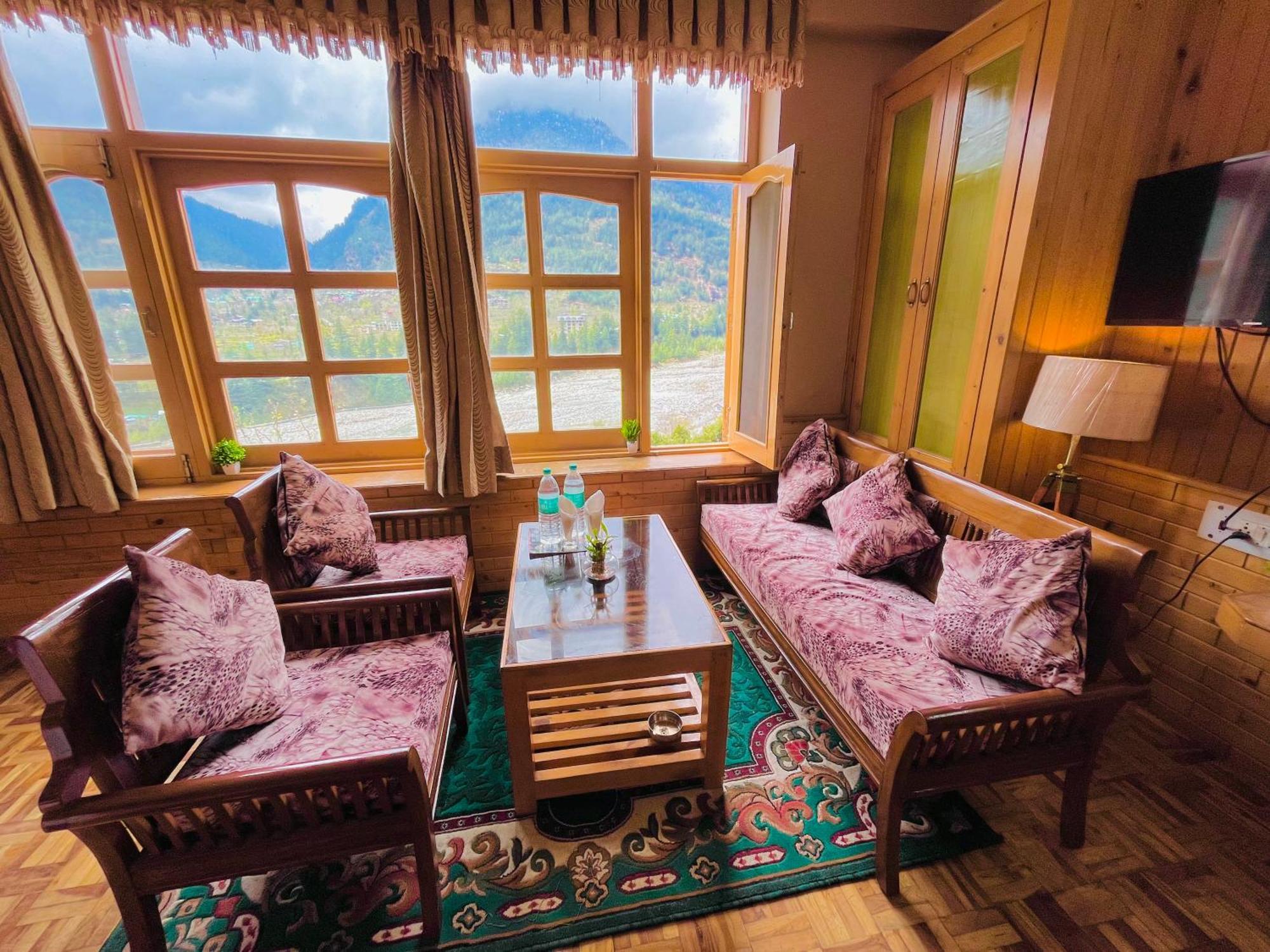 Snow Clad Riverview Hotel & Resort, Manali Екстер'єр фото