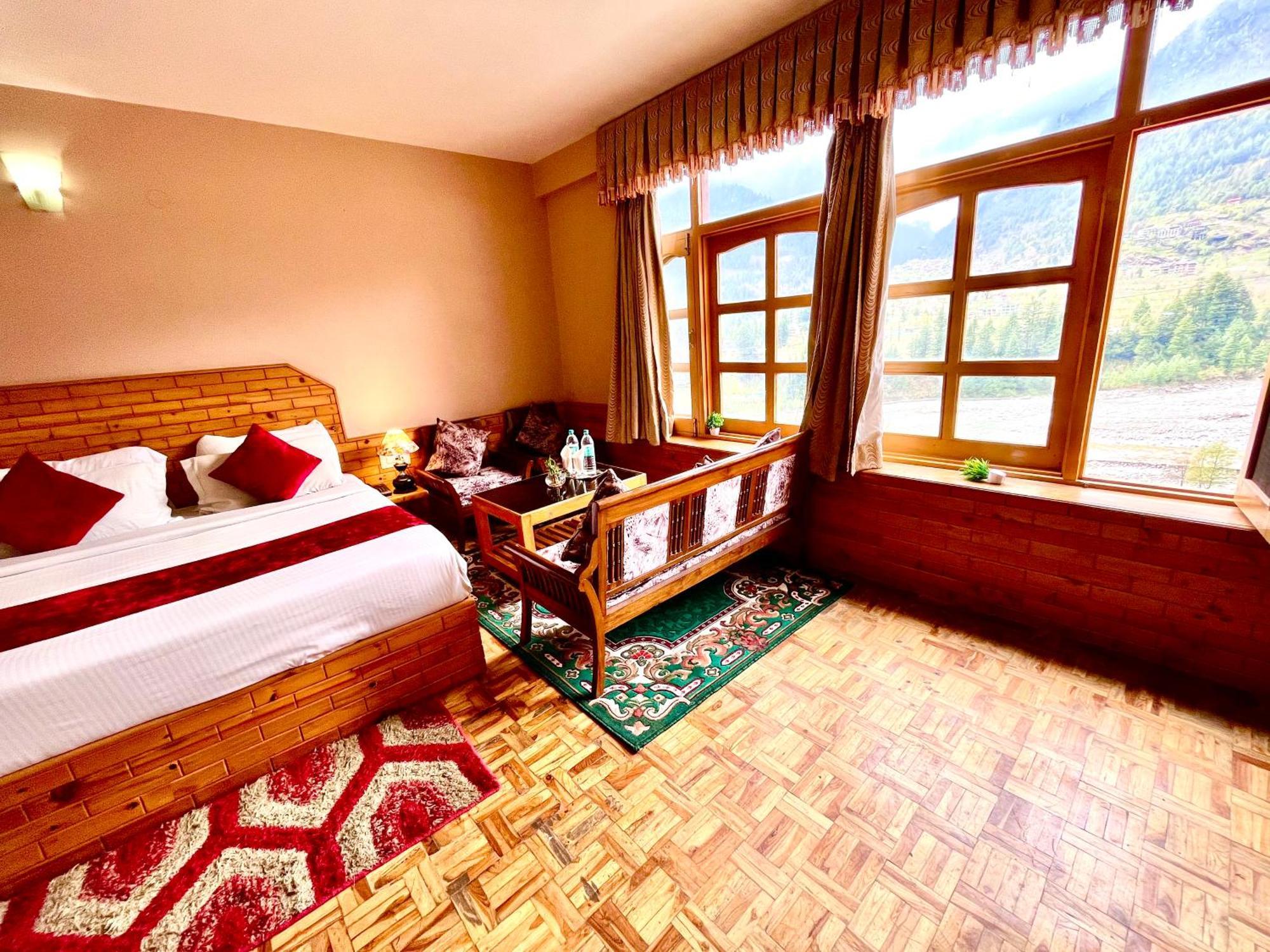 Snow Clad Riverview Hotel & Resort, Manali Екстер'єр фото