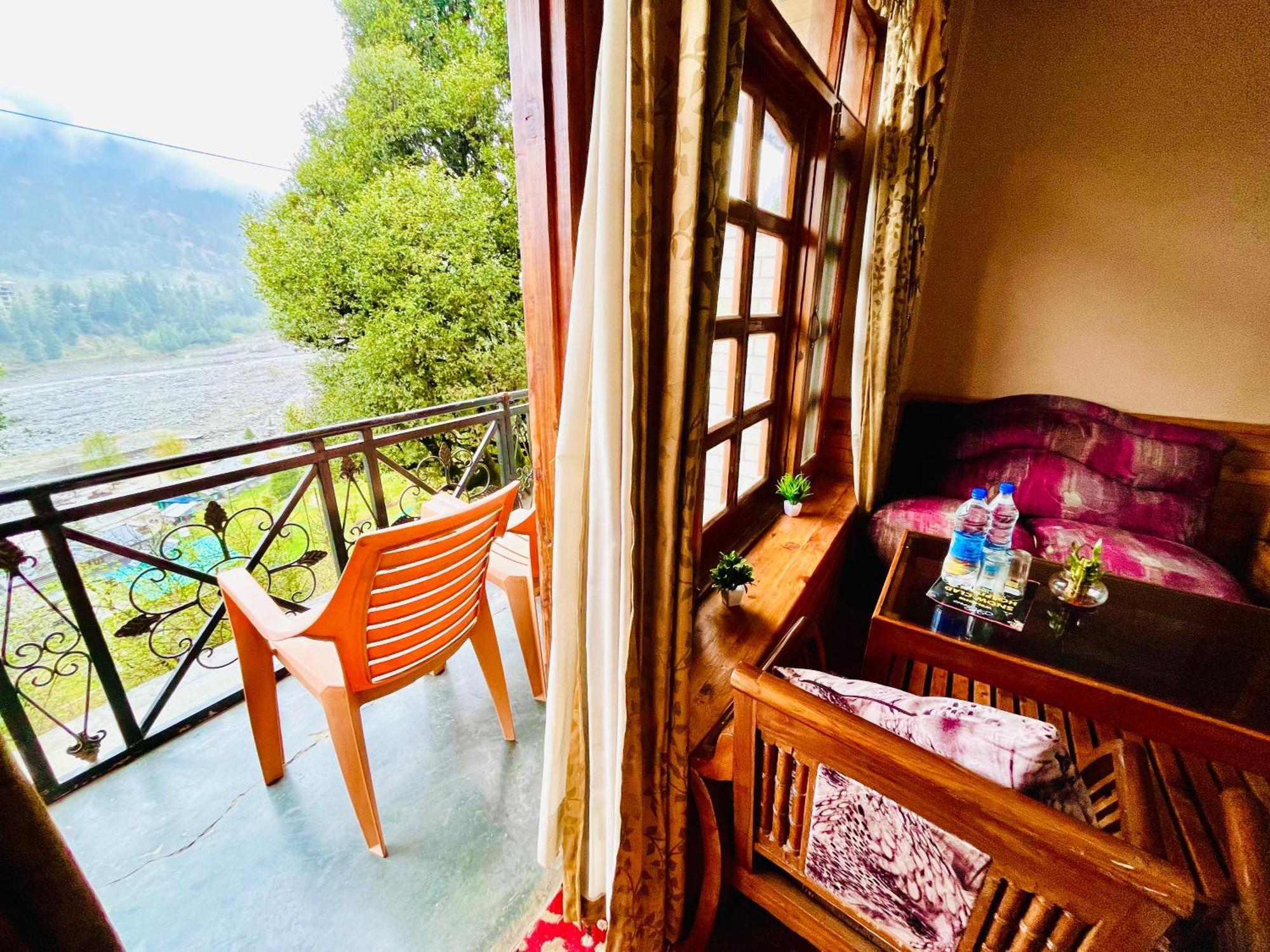 Snow Clad Riverview Hotel & Resort, Manali Екстер'єр фото