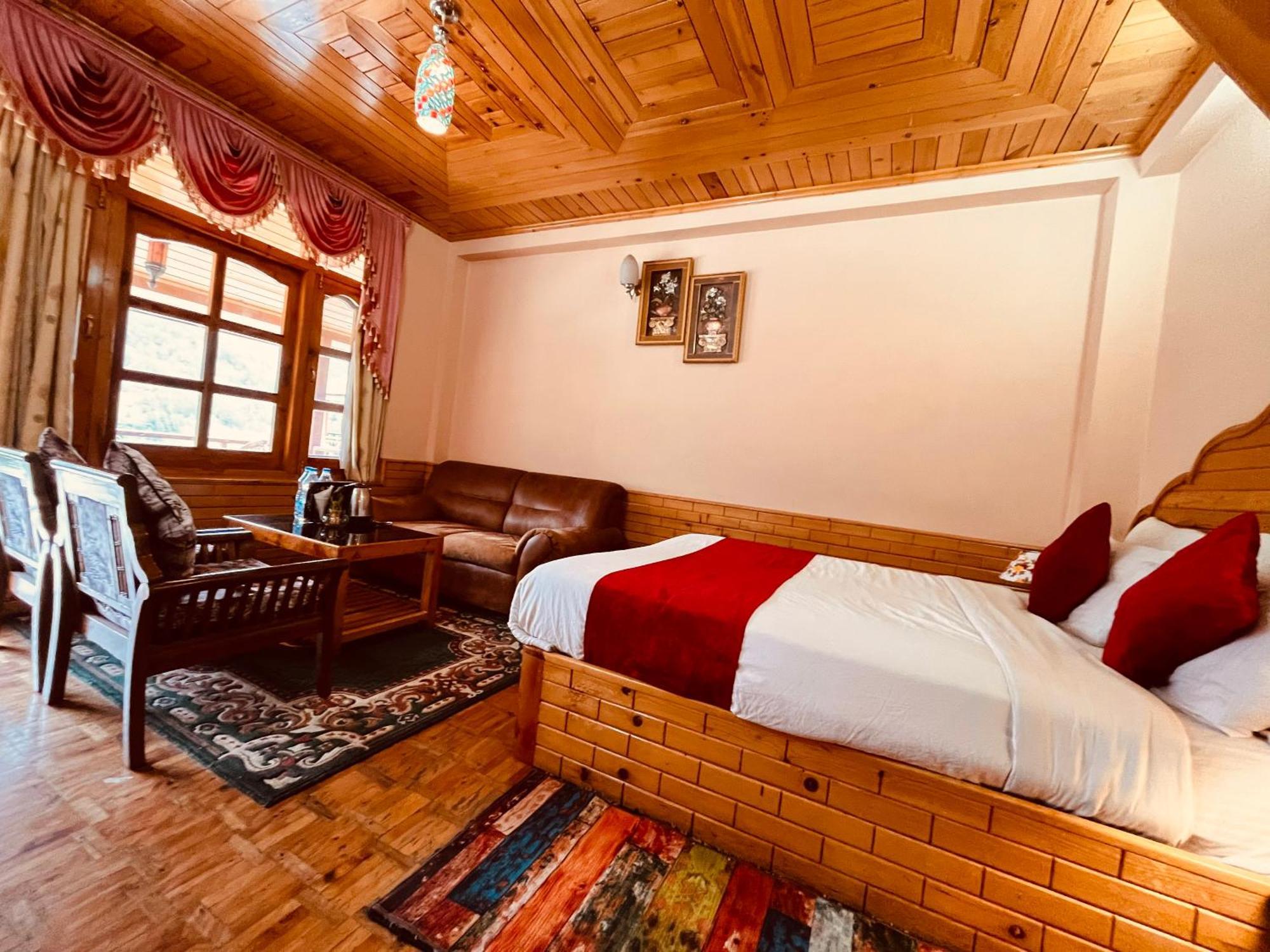 Snow Clad Riverview Hotel & Resort, Manali Екстер'єр фото